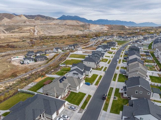16037 S Coupler Ln in Bluffdale, UT - Foto de edificio - Building Photo