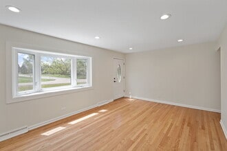 646 68th St in Willowbrook, IL - Building Photo - Building Photo