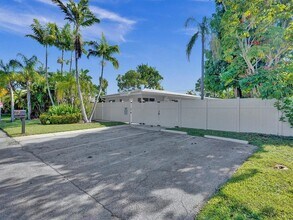 4422 Sea Grape Dr, Unit 1 in Lauderdale-by-the-Sea, FL - Building Photo - Building Photo