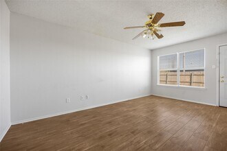 4524 Alamosa St in Fort Worth, TX - Foto de edificio - Building Photo