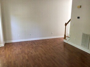 504 E Maple Ave in Holly Springs, NC - Building Photo - Building Photo