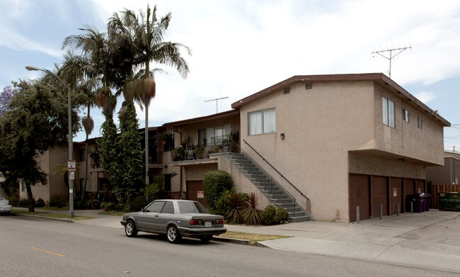 385 Temple Ave in Long Beach, CA - Building Photo - Building Photo