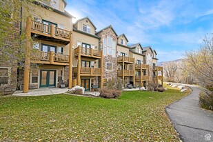 3521 N Fox Run Dr in Eden, UT - Building Photo