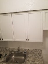 7043 NW 6th Ct, Unit Back Unit in Miami, FL - Foto de edificio - Building Photo