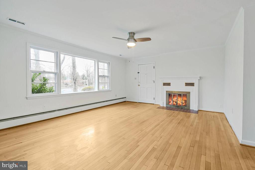 7324 Braddock Rd in Annandale, VA - Building Photo