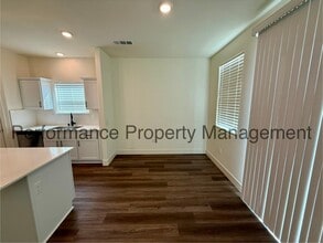 6615 Glacier Bay St in Bakersfield, CA - Building Photo - Building Photo