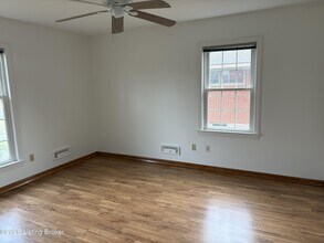 4246 Middlebrook Rd in Louisville, KY - Building Photo - Building Photo