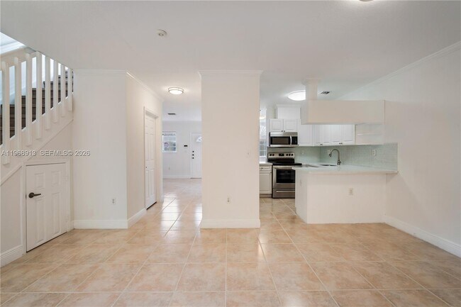 7733 SW 94th Ln in Miami, FL - Foto de edificio - Building Photo