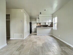 6116 S Madison Plz, Unit B in Tulsa, OK - Building Photo - Building Photo