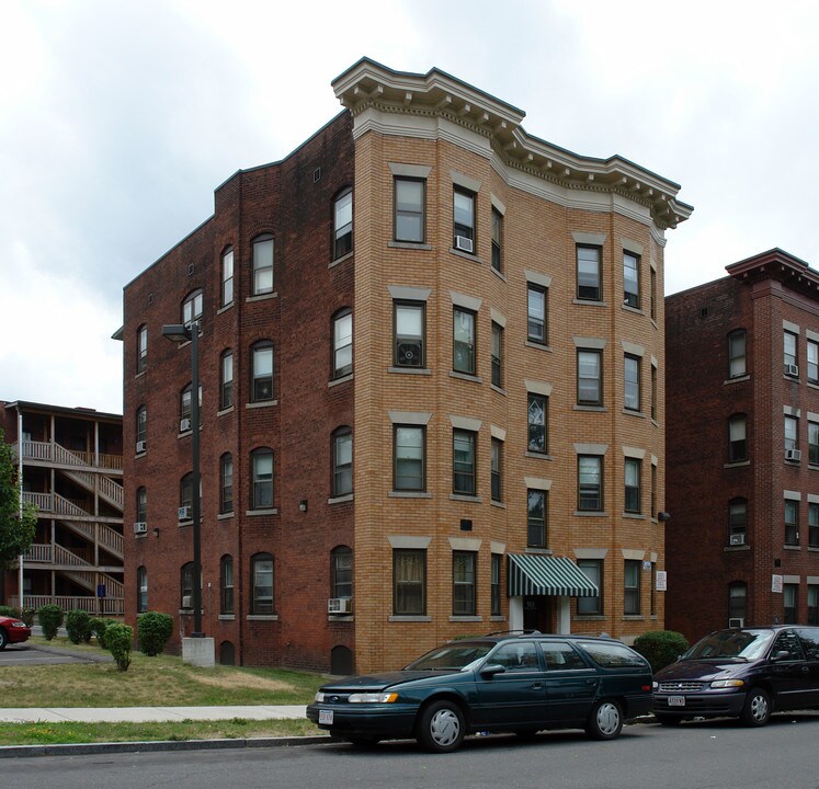 103 Belle St in Springfield, MA - Building Photo