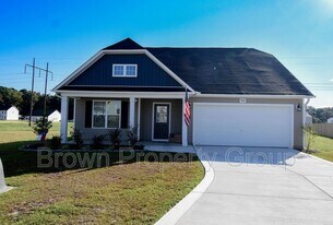 5967 Gator Wy in Hope Mills, NC - Building Photo
