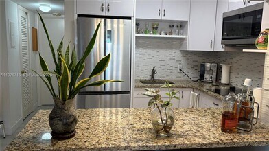 98 Westbury E in Deerfield Beach, FL - Building Photo - Building Photo