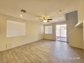 2646 Cottonwillow St in Las Vegas, NV - Foto de edificio - Building Photo