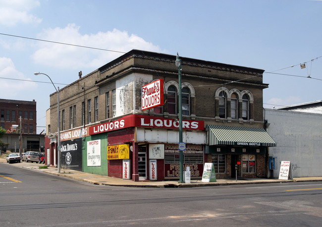 325-327 S Main St in Memphis, TN - Foto de edificio - Building Photo