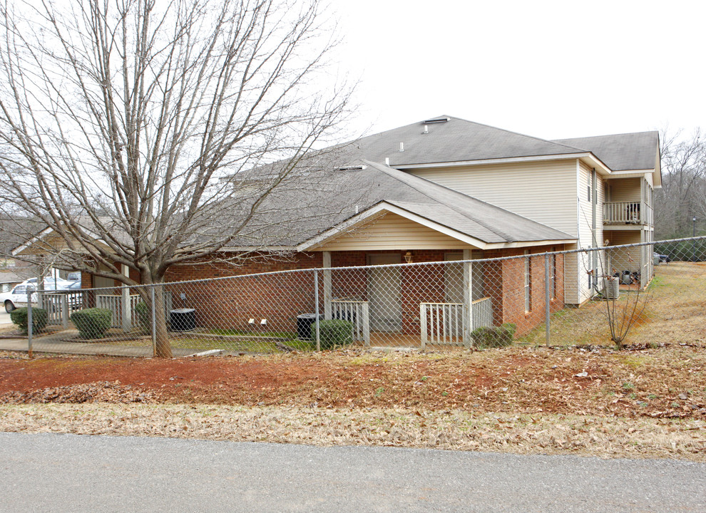 Indian Hills Estates in Talladega, AL - Building Photo