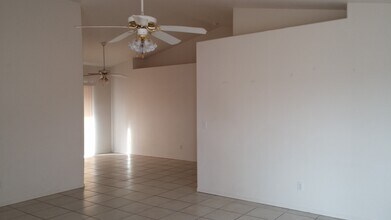 3579 N Bond St in Kingman, AZ - Building Photo - Building Photo