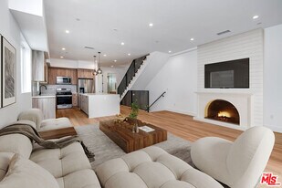 5321 Ben Ave in Los Angeles, CA - Building Photo