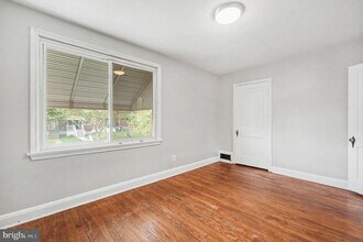 828 St Dunstans Rd in Baltimore, MD - Building Photo - Building Photo