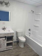 208 Center St in Wimbledon, ND - Foto de edificio - Building Photo