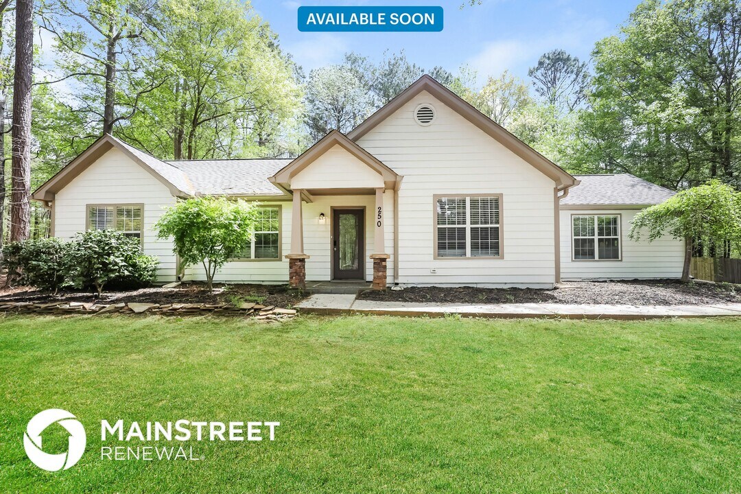 250 Richmond Pl in Newnan, GA - Building Photo