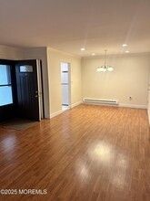 153 Cross Slope Ct in Englishtown, NJ - Foto de edificio - Building Photo