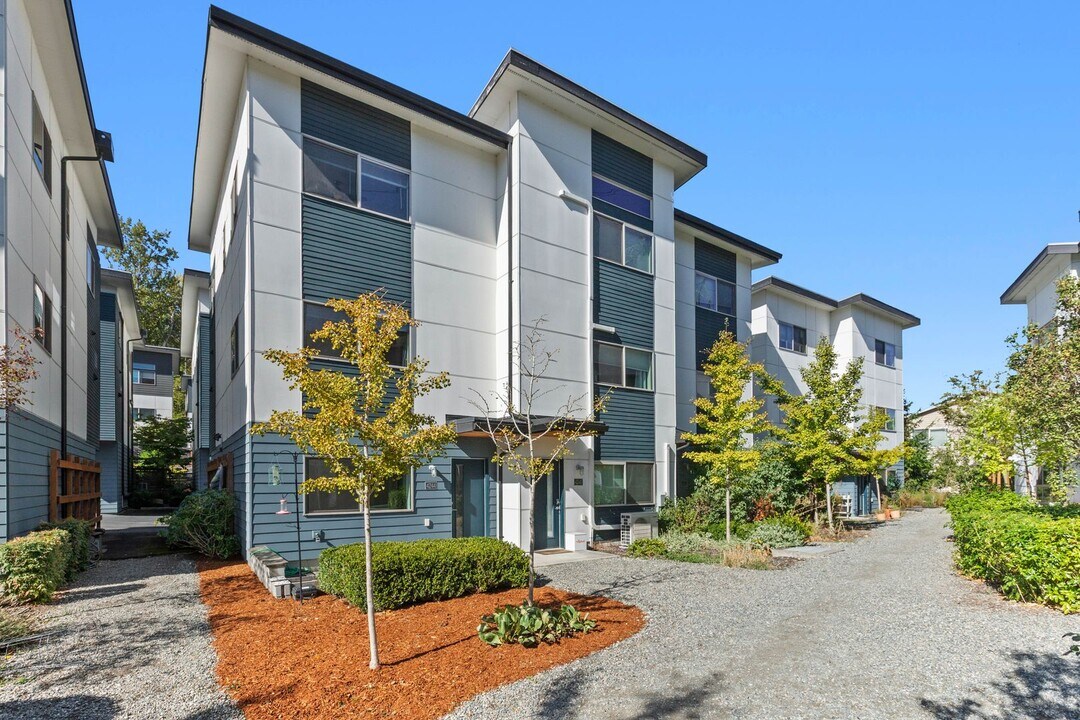 4244 S Greenbelt Station Dr in Seattle, WA - Foto de edificio