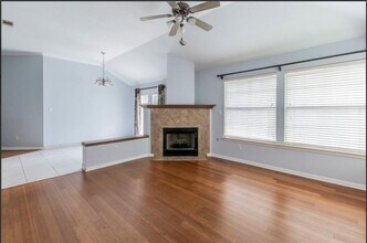 8108 Miller Falls Dr in Round Rock, TX - Foto de edificio - Building Photo