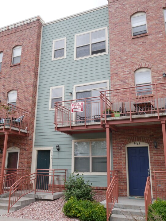 5461 Water Tower Promenade, Unit A in Arvada, CO - Foto de edificio
