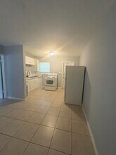 3172 2nd Ave N in Lake Worth, FL - Building Photo - Building Photo