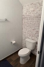 1040 NW 33rd Ct in Pompano Beach, FL - Building Photo - Building Photo