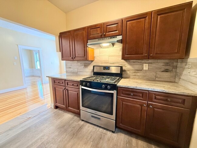 property at 6 Tennis Rd