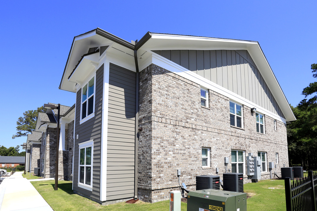 Carolina Oaks Village Apartments in Myrtle Beach, SC - Building Photo