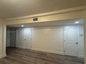 2962 NW 46th St in Miami, FL - Building Photo - Building Photo