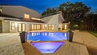 5831 NW 81st Terrace in Parkland, FL - Foto de edificio - Building Photo