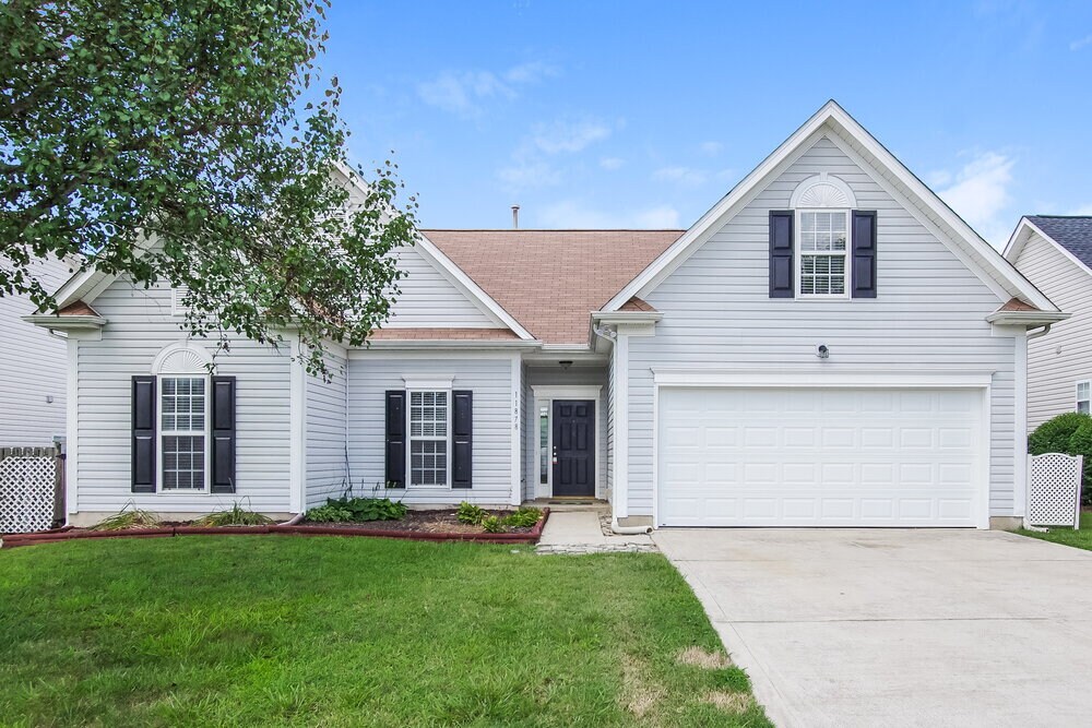 11878 Meadhaven Dr in Charlotte, NC - Building Photo