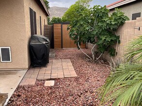 1126 E Pedro Rd in Phoenix, AZ - Building Photo - Building Photo