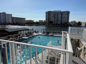 1849 S Ocean Dr in Hallandale Beach, FL - Building Photo - Building Photo