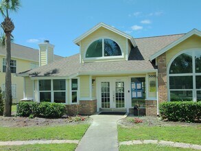 5015 Laguna Bay Cir, Unit Laguna Bay in Kissimmee, FL - Foto de edificio - Building Photo