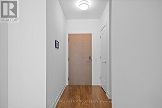 30-230 Inn On The Pk Dr in Toronto, ON - Building Photo - Building Photo