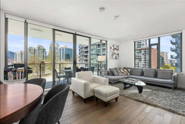 1678 Pullman Porter St in Vancouver, BC - Building Photo - Building Photo