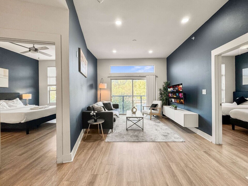 310 N Malcolm X Blvd in Dallas, TX - Foto de edificio