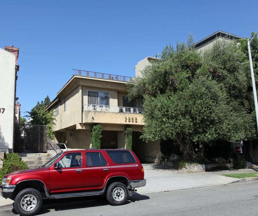 1535 S Westgate Ave in Los Angeles, CA - Building Photo