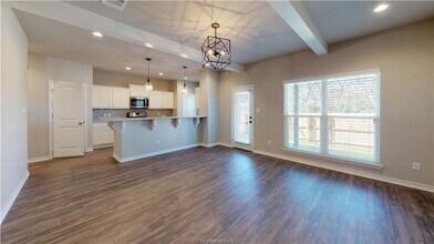 Rooms available in 4 bedroom house in College Station, TX - Building Photo - Building Photo