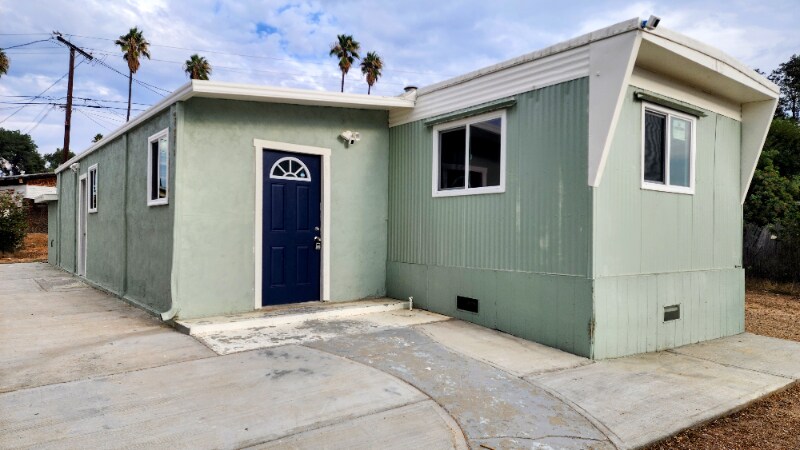 22556 Lukens Ln in Perris, CA - Foto de edificio