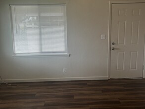 904 Middlecoff Ave in Modesto, CA - Building Photo - Building Photo