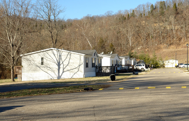 Martha Road Estates in Barboursville, WV - Building Photo - Building Photo