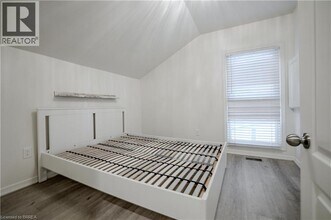 169 Drummond St in Brantford, ON - Building Photo - Building Photo