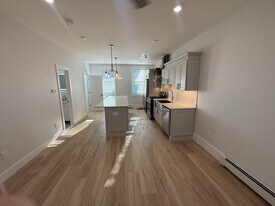 51 W Eagle St, Unit 2 in Boston, MA - Building Photo