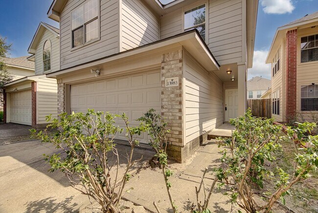13983 Maximos Dr in Houston, TX - Building Photo - Building Photo