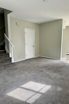 1921 E 33rd St in Des Moines, IA - Building Photo